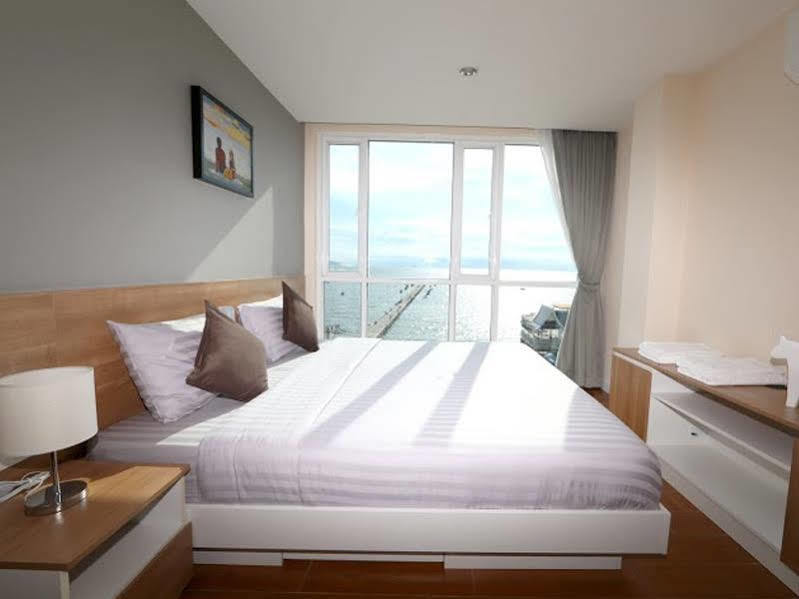 Bbg Seaside Luxurious Service Apartment Bang Saen Exterior photo